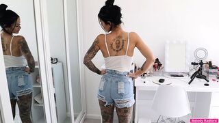 HUMONGOUS TIT HUMONGOUS BEHIND Thin MILF Ex-Wife Gives Bf Oral Sex In Denim Shorts - Melody Radford