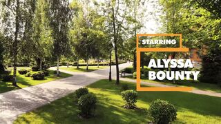 itsPOV - Butt Sex fucking in the park with sex stranger Alyssa Bounty